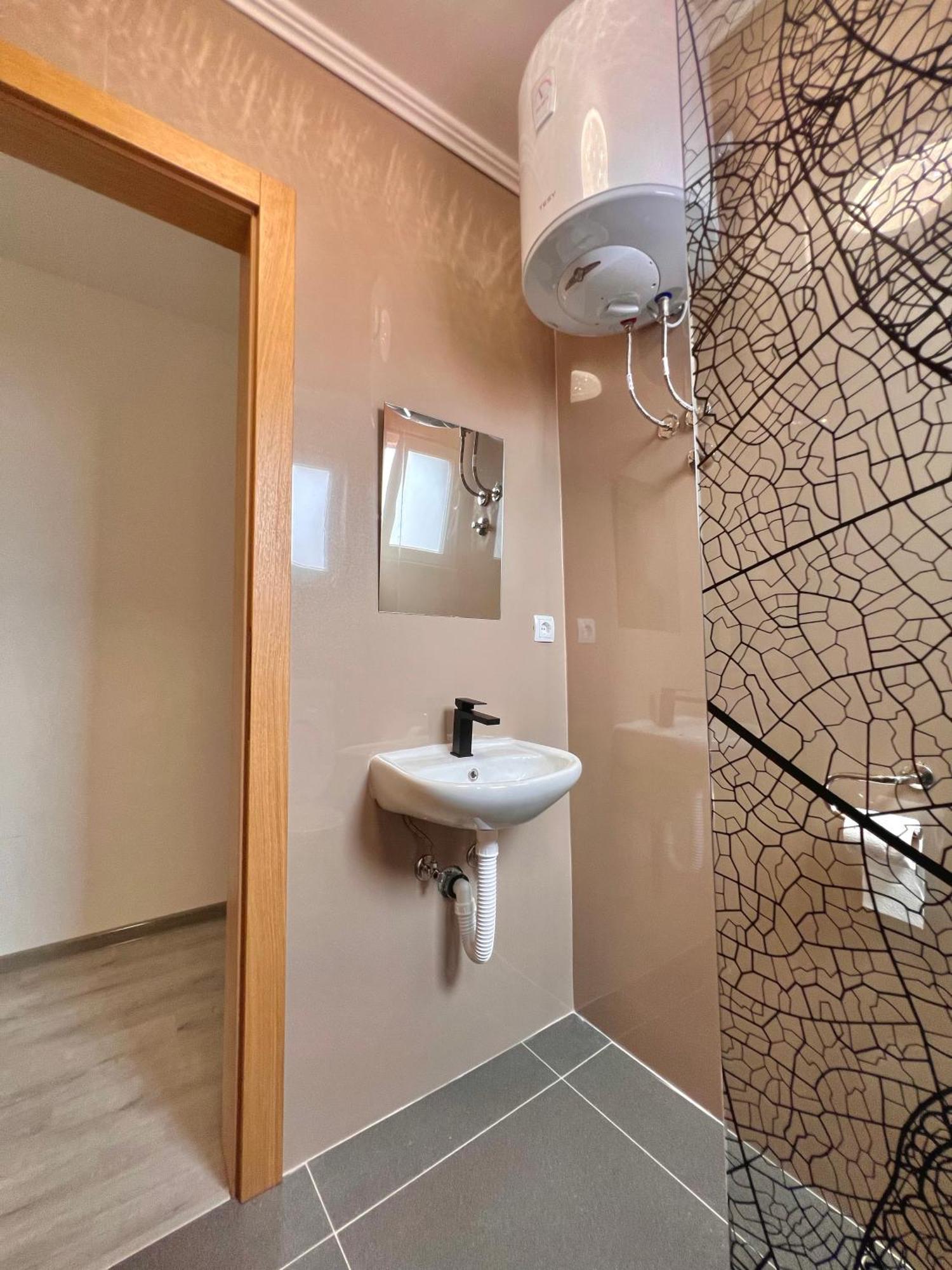 موستار Hotel Nur المظهر الخارجي الصورة
