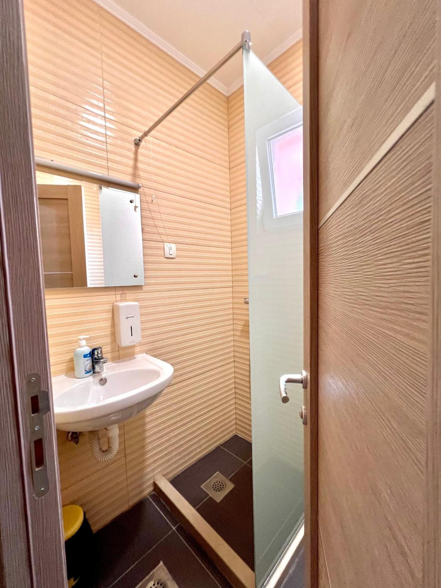 موستار Hotel Nur المظهر الخارجي الصورة