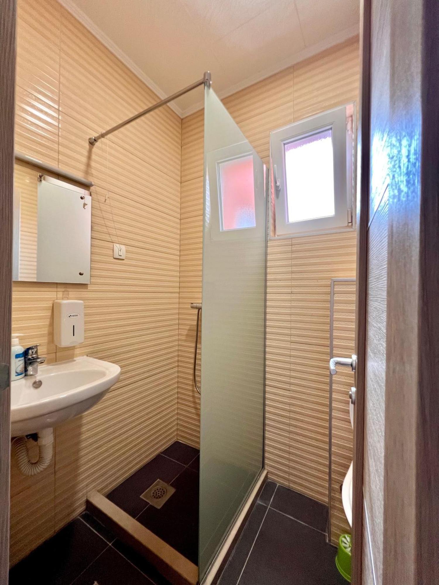 موستار Hotel Nur المظهر الخارجي الصورة